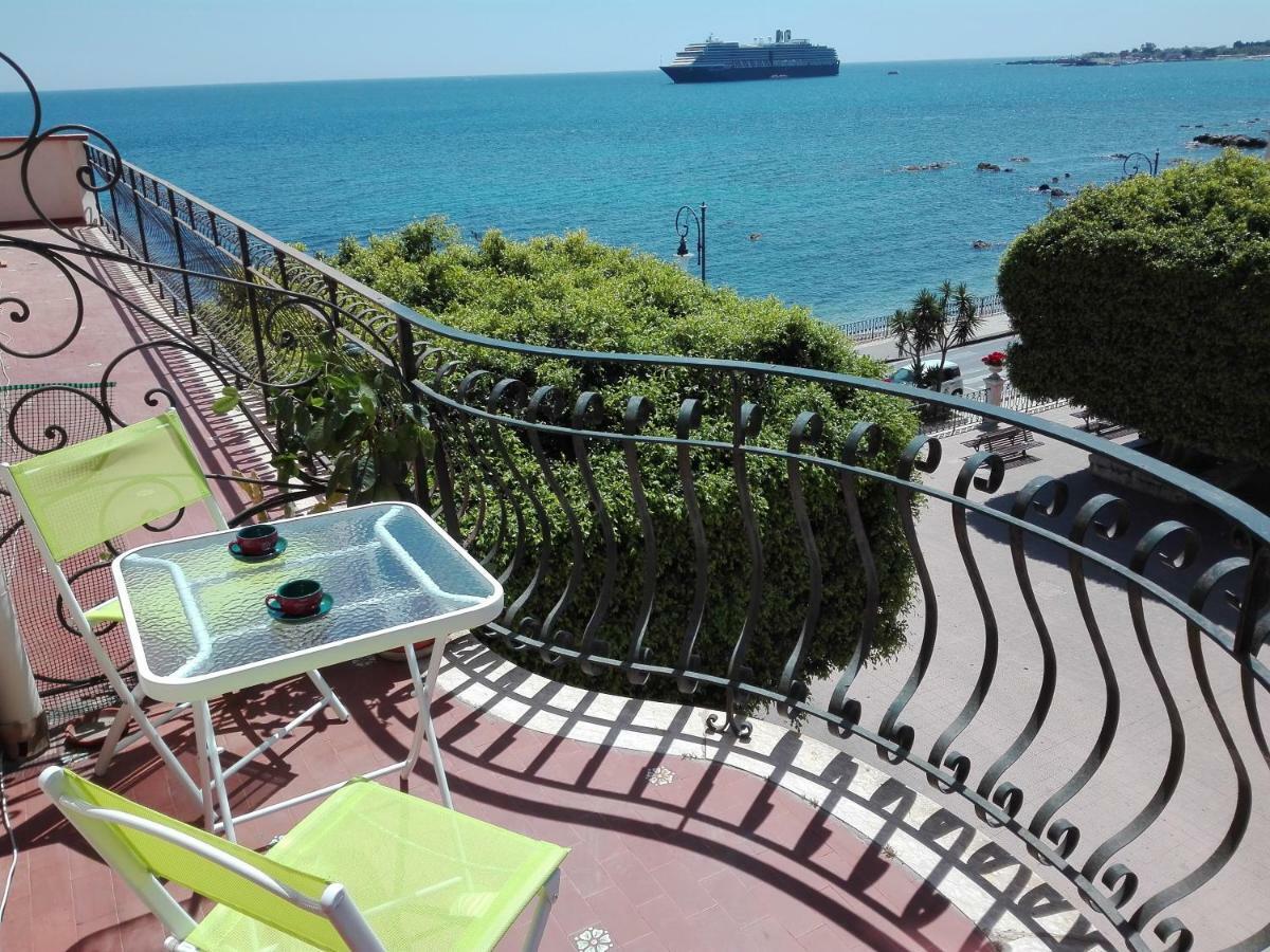 Apartamento Plaza Giardini-Naxos Exterior foto